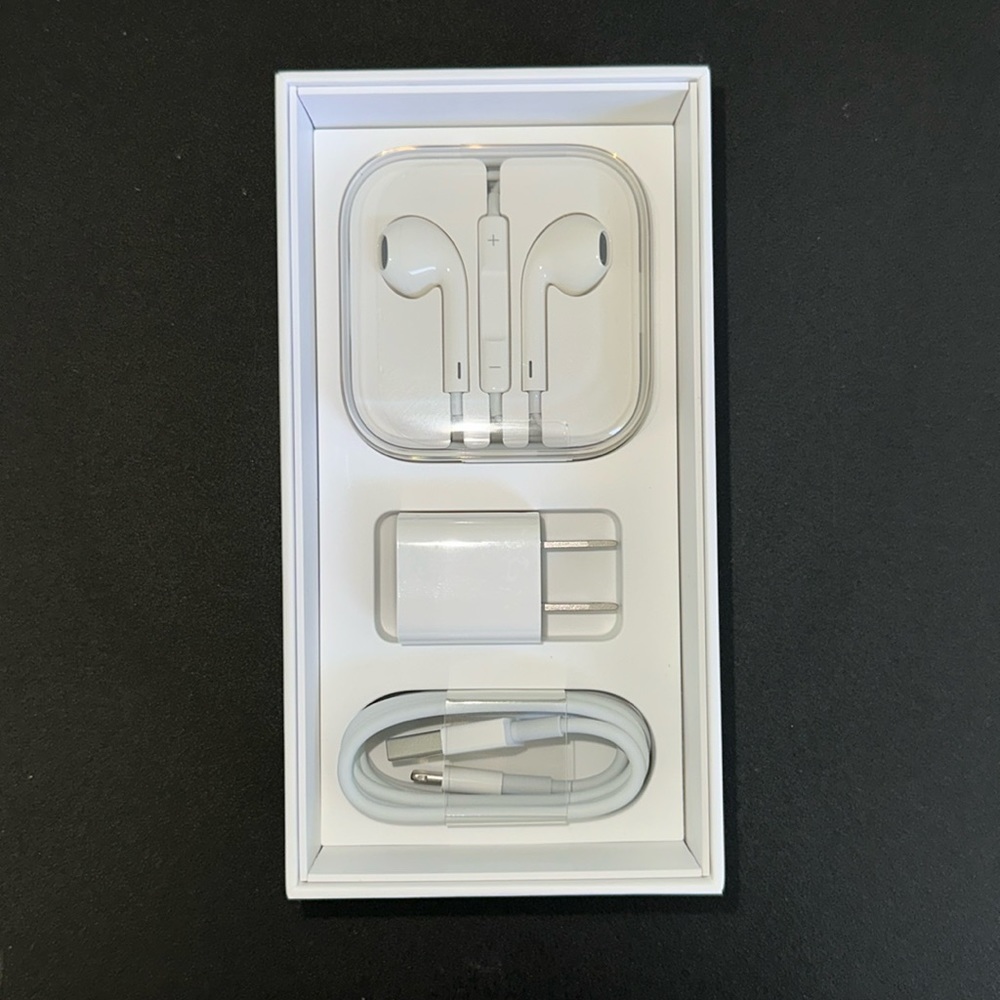 Brand new iPhone EarPods, USB Power Adapter & Lightening to USB Cable